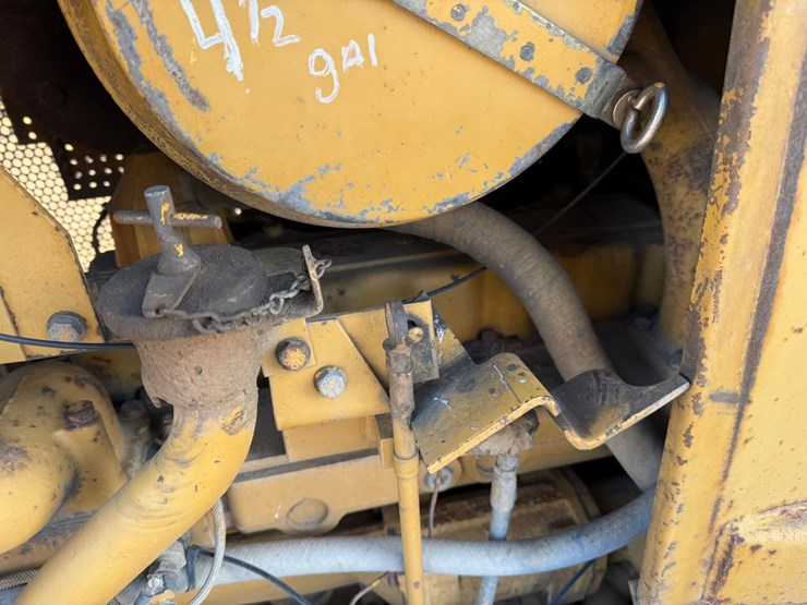 caterpillar-d4h-lgp-image-49
