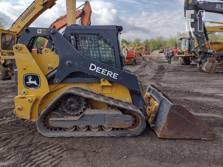 deere-317g-image-3