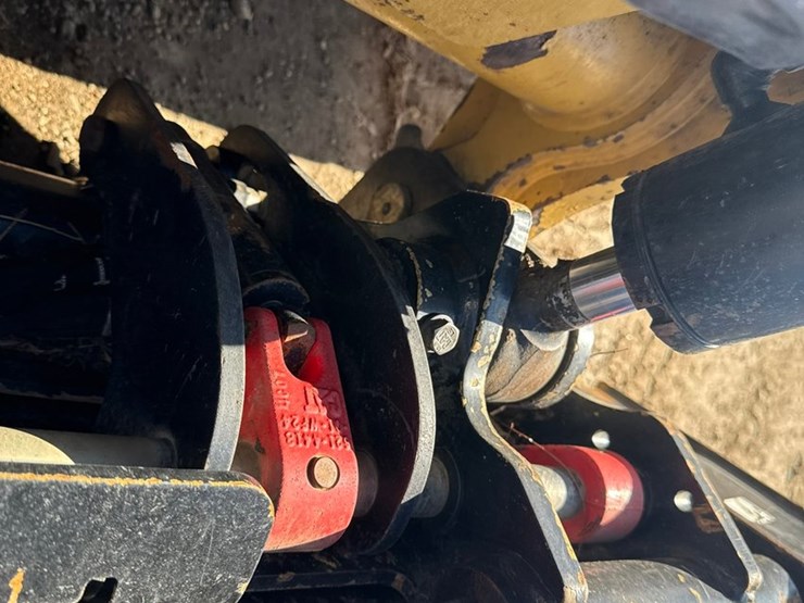 caterpillar-255-image-12