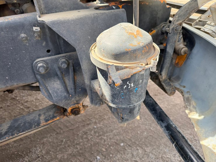 #6396-•-1997-ford-6911l-water-truck-image-24