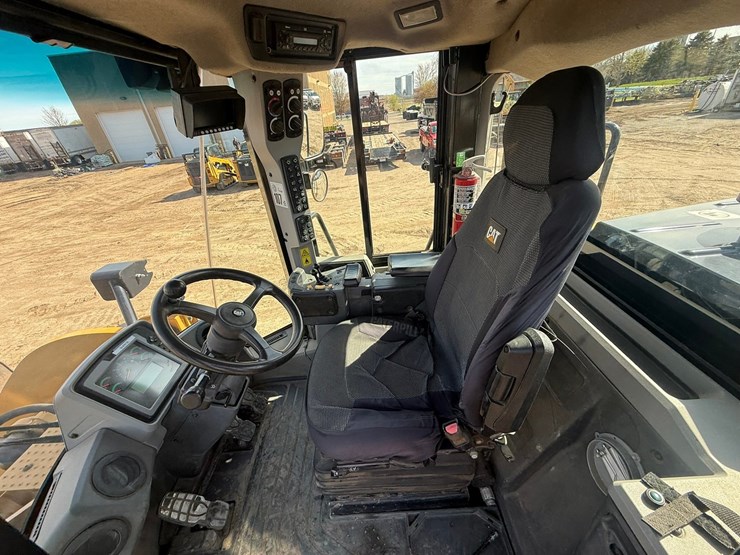 2013-caterpillar-950k-image-90
