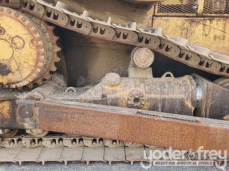 caterpillar-d6h-image-11