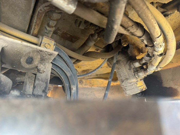 caterpillar-966d-image-39