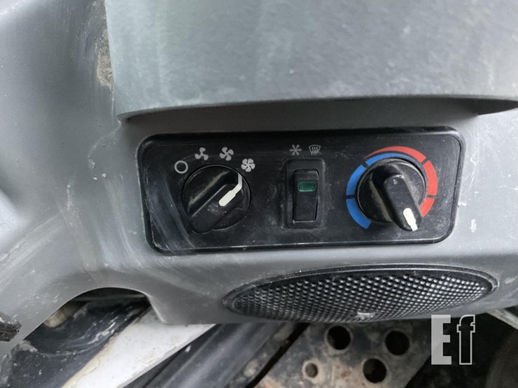 2022-bobcat-t870-image-15