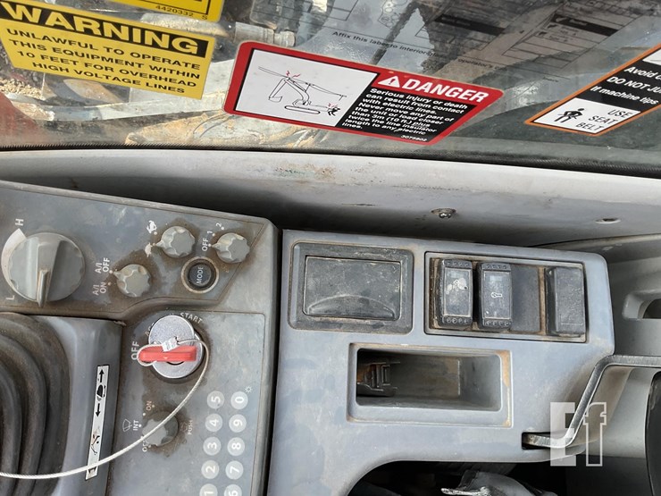 2019-hitachi-zx300-lc-6-image-14