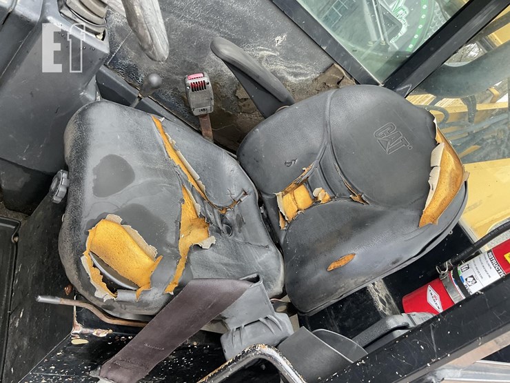 2014-caterpillar-tl642c-image-10