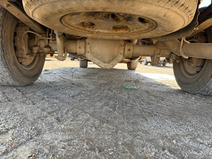 2013-chevrolet-2500-image-29