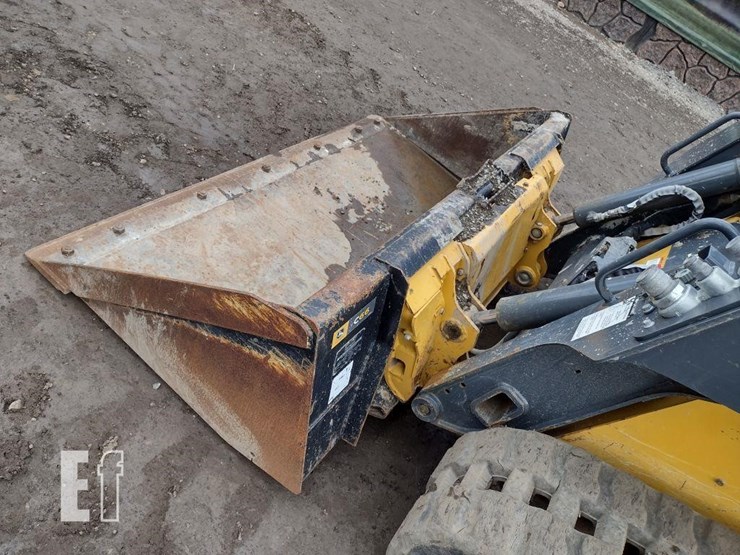 2022-deere-317g-image-17