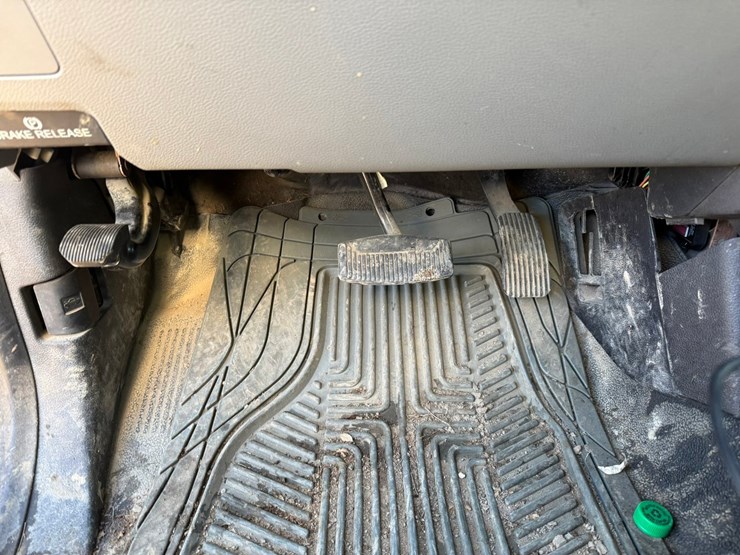 2017-ford-f550-xl-image-86