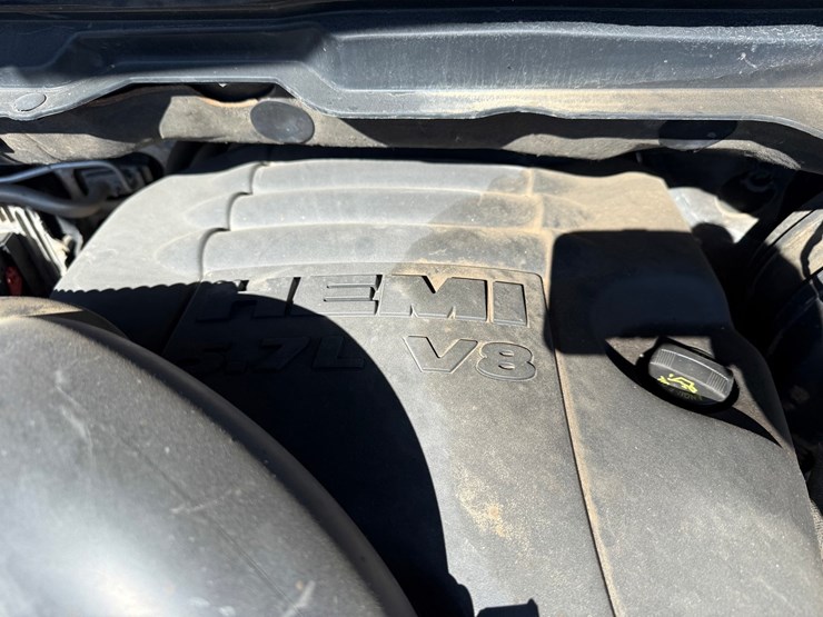 2016-dodge-1500-image-18
