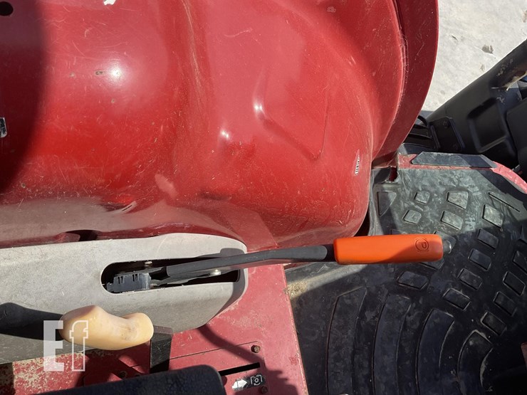 2017-case-ih-farmall-140a-image-11