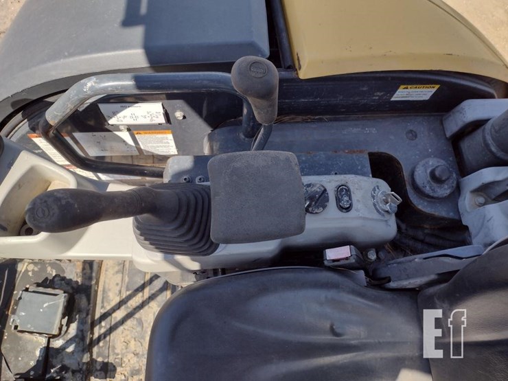 2020-komatsu-pc30mr-5-image-8