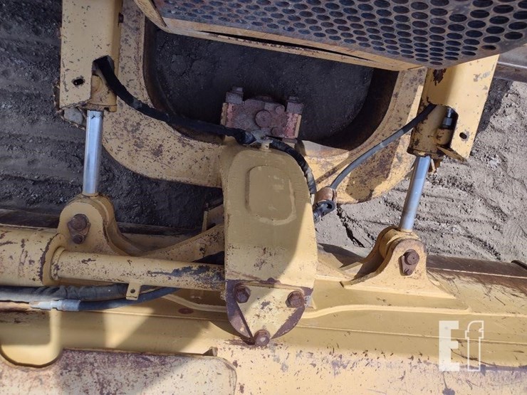 2006-caterpillar-d5n-xl-image-27