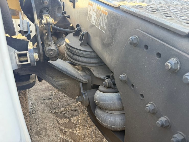 2021-kenworth-t880-image-48