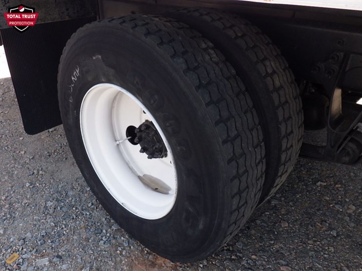 2019-international-durastar-4300-image-5