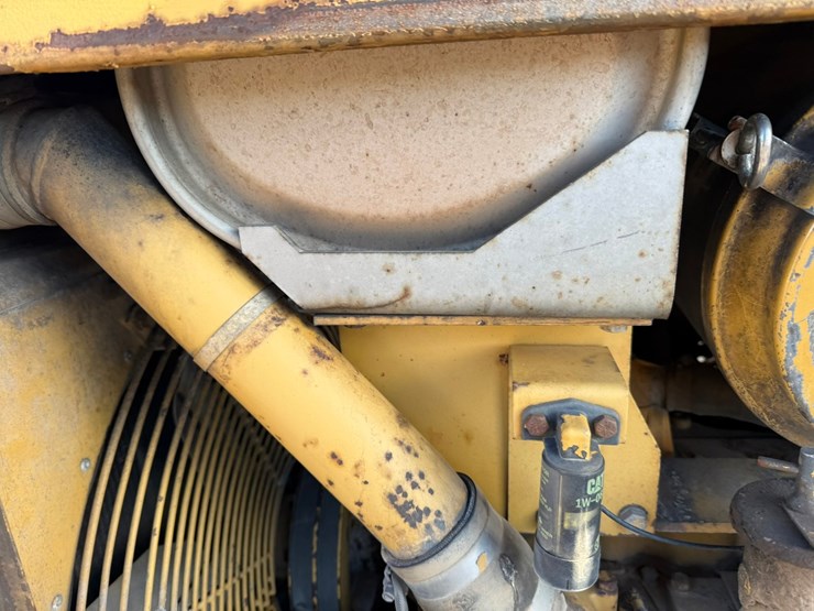 caterpillar-d4h-lgp-image-51