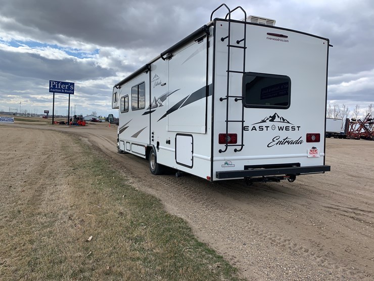 2024-east-to-west-entrada-motorhome-image-7