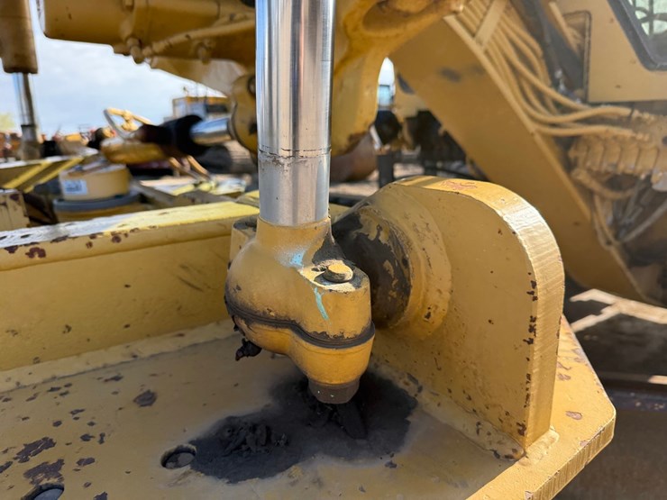caterpillar-140g-image-28
