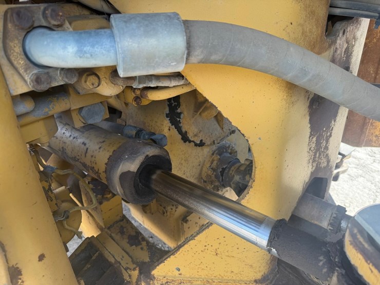 caterpillar-966d-image-33
