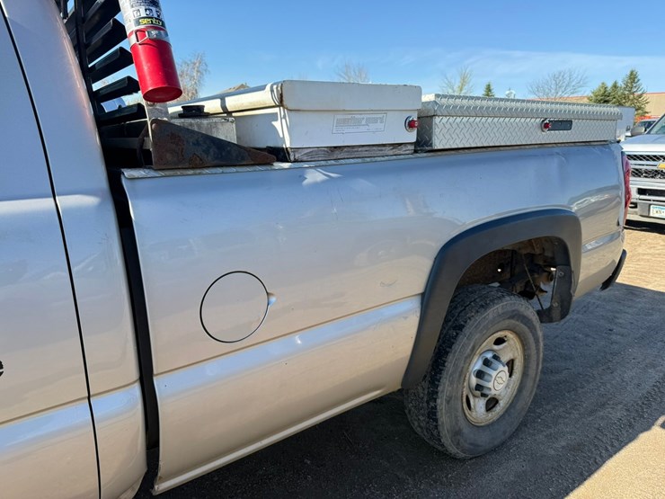 2006-chevrolet-2500-image-19