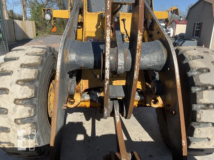 2021-deere-444-p-tier-image-10