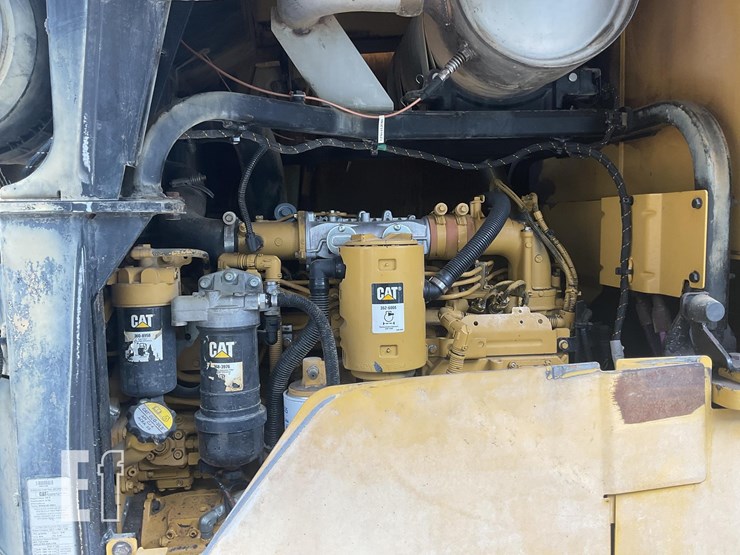 2015-caterpillar-938k-image-17