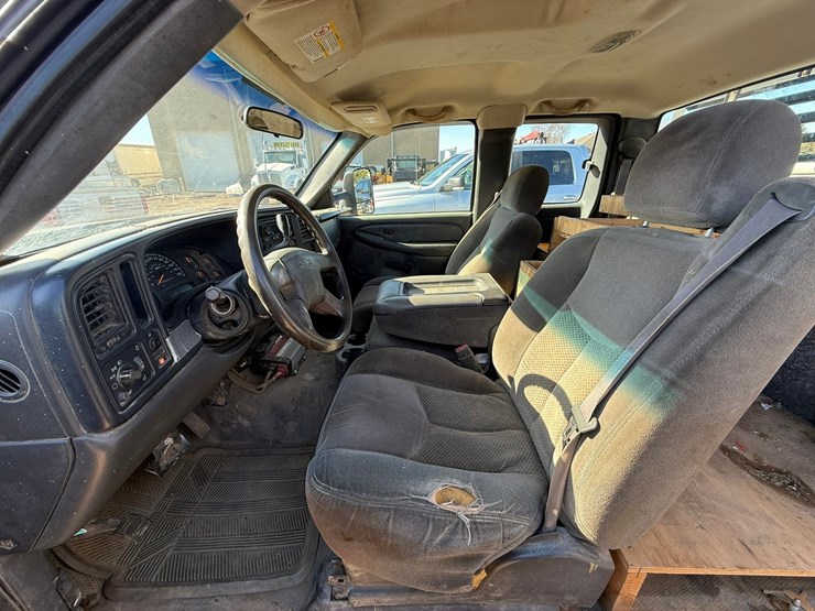2006-chevrolet-2500-image-38