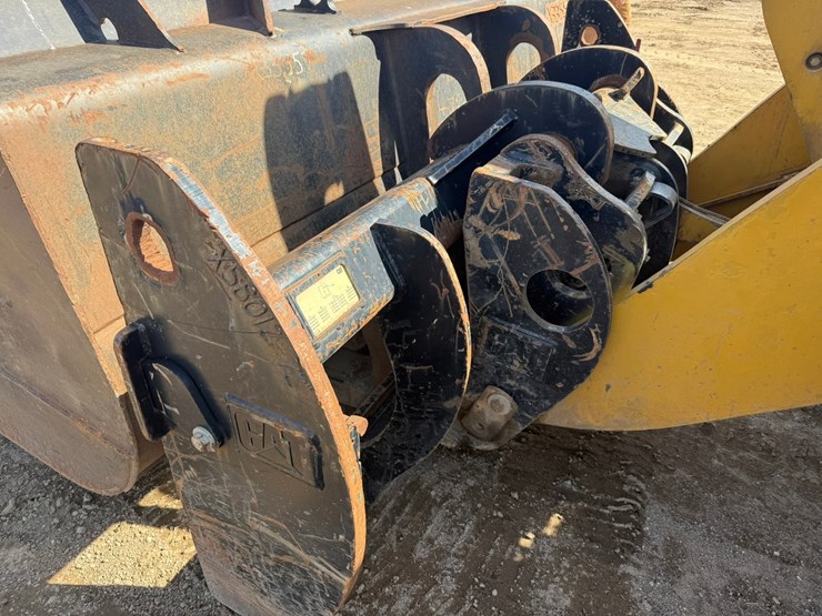 2013-caterpillar-950k-image-16