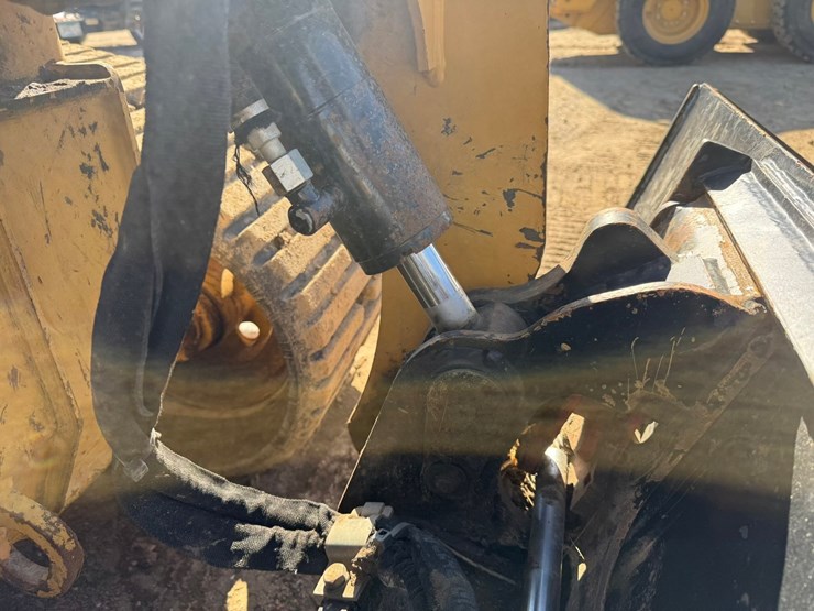 caterpillar-259d3-image-12