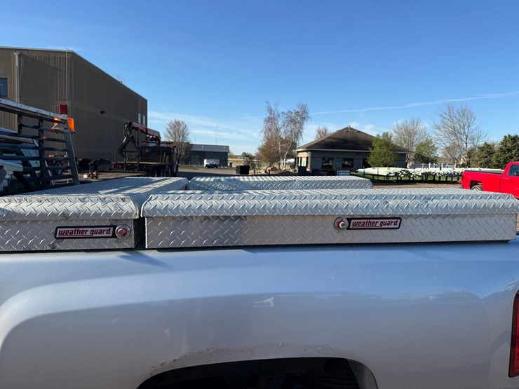 2014-chevrolet-2500-image-24