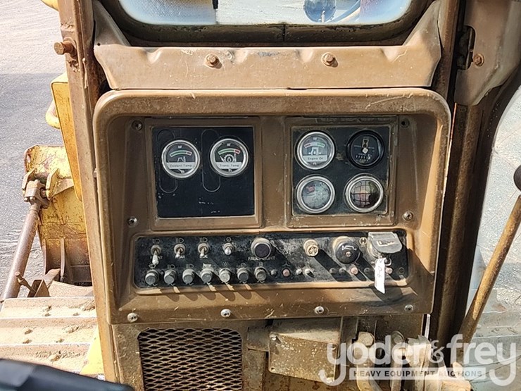 caterpillar-d6h-image-37