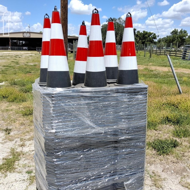 2026 TRAFFIC CONES 28INCH TALL