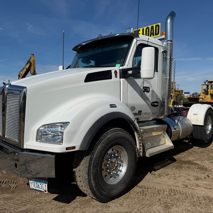 2021 KENWORTH T880