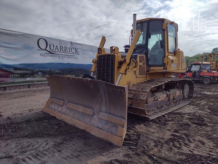 2004-deere-750c-lt-image-41
