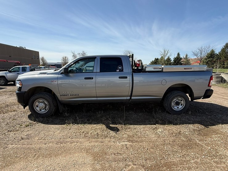 2021-dodge-2500-image-2