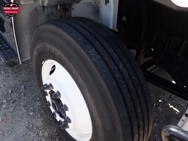 2019-international-durastar-4300-image-22