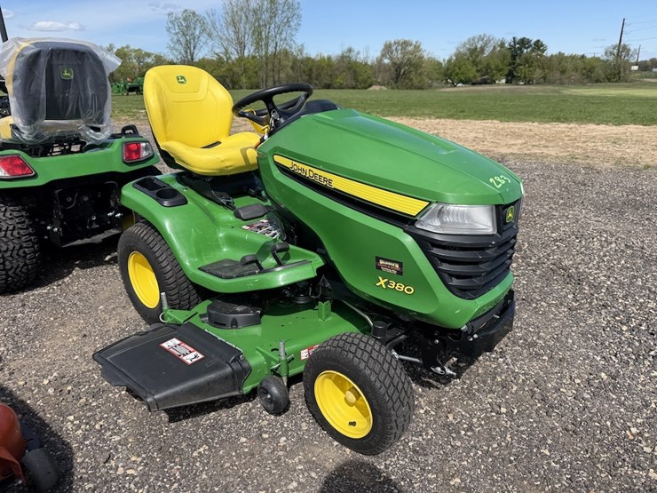 john-deere-x380-image-3