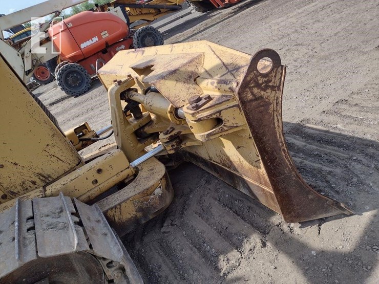 2006-caterpillar-d5n-xl-image-26