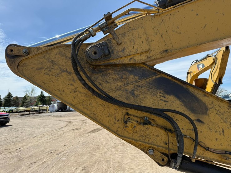 caterpillar-336-image-17