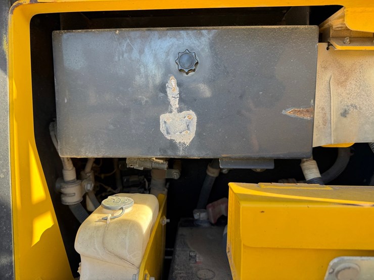 2014-komatsu-d51pxi-image-53
