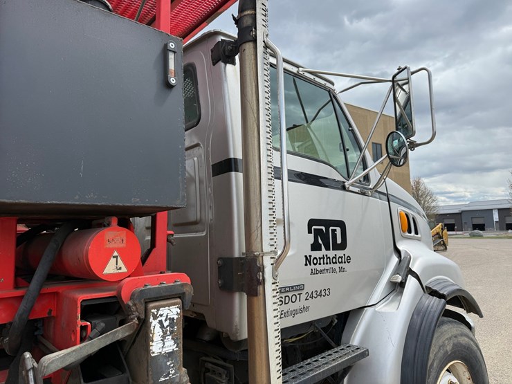 #6443-•-2003-sterling-boom/crane-truck-image-65