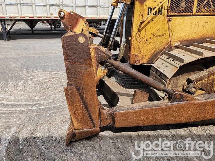 caterpillar-d6h-image-28
