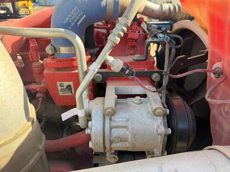 2021-kenworth-t880-image-29
