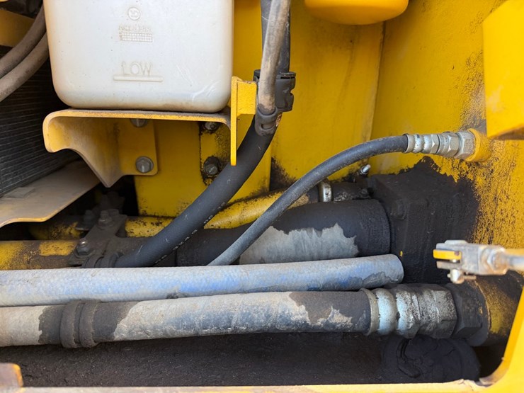 2014-komatsu-d51pxi-image-49