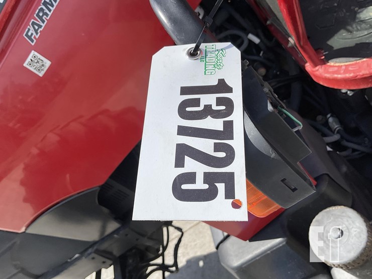 2017-case-ih-farmall-140a-image-17