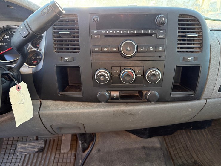 2014-chevrolet-2500-image-39