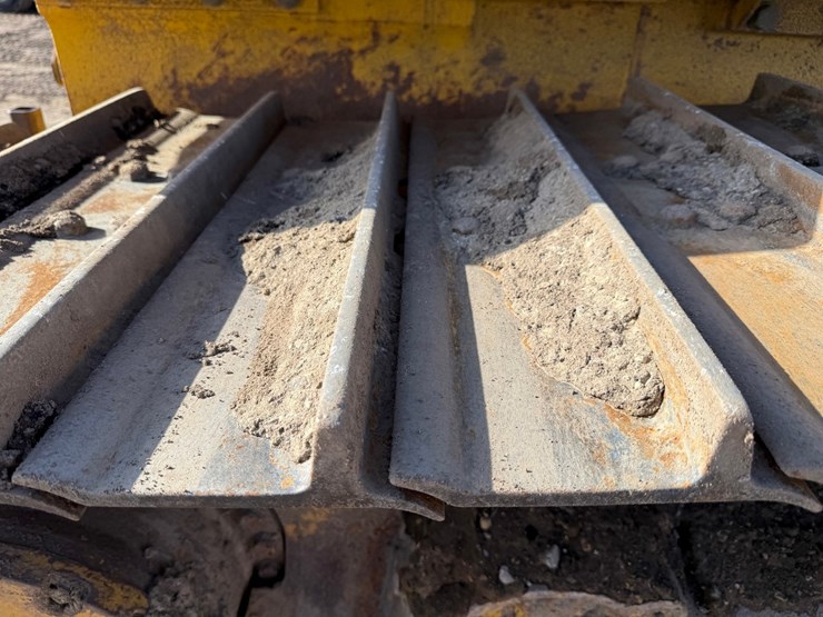 2014-komatsu-d51pxi-image-93