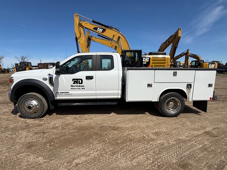 2020-ford-f550-xl-image-2