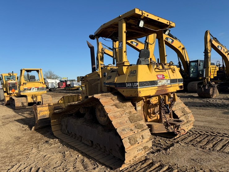 caterpillar-d4h-lgp-image-3
