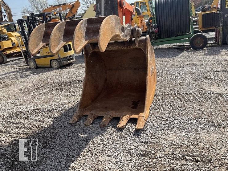 2019-hitachi-zx300-lc-6-image-11